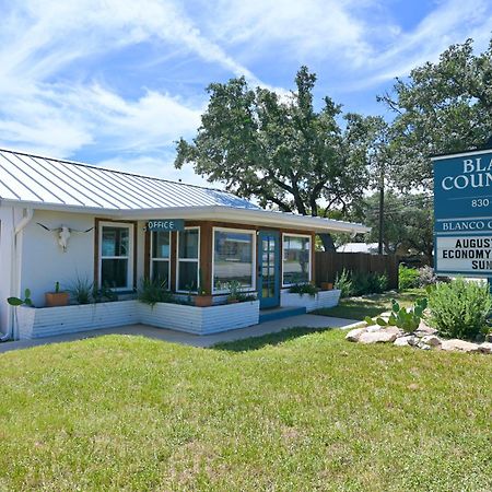 Blanco County Inn & Guesthouses Екстериор снимка
