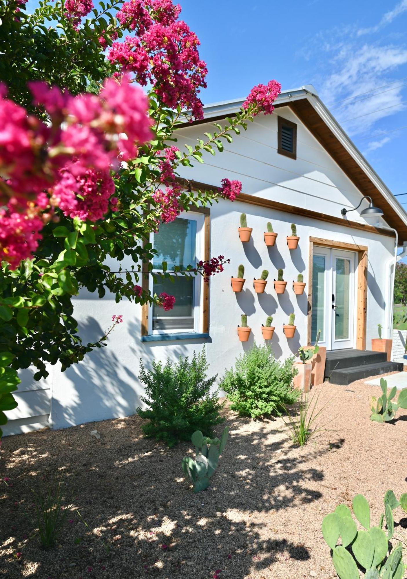 Blanco County Inn & Guesthouses Екстериор снимка