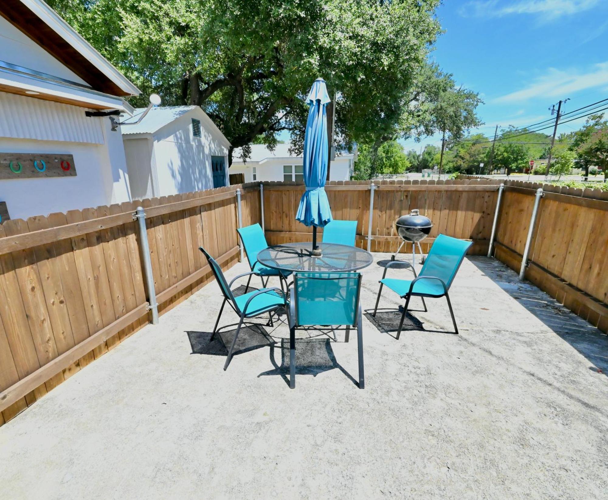 Blanco County Inn & Guesthouses Екстериор снимка
