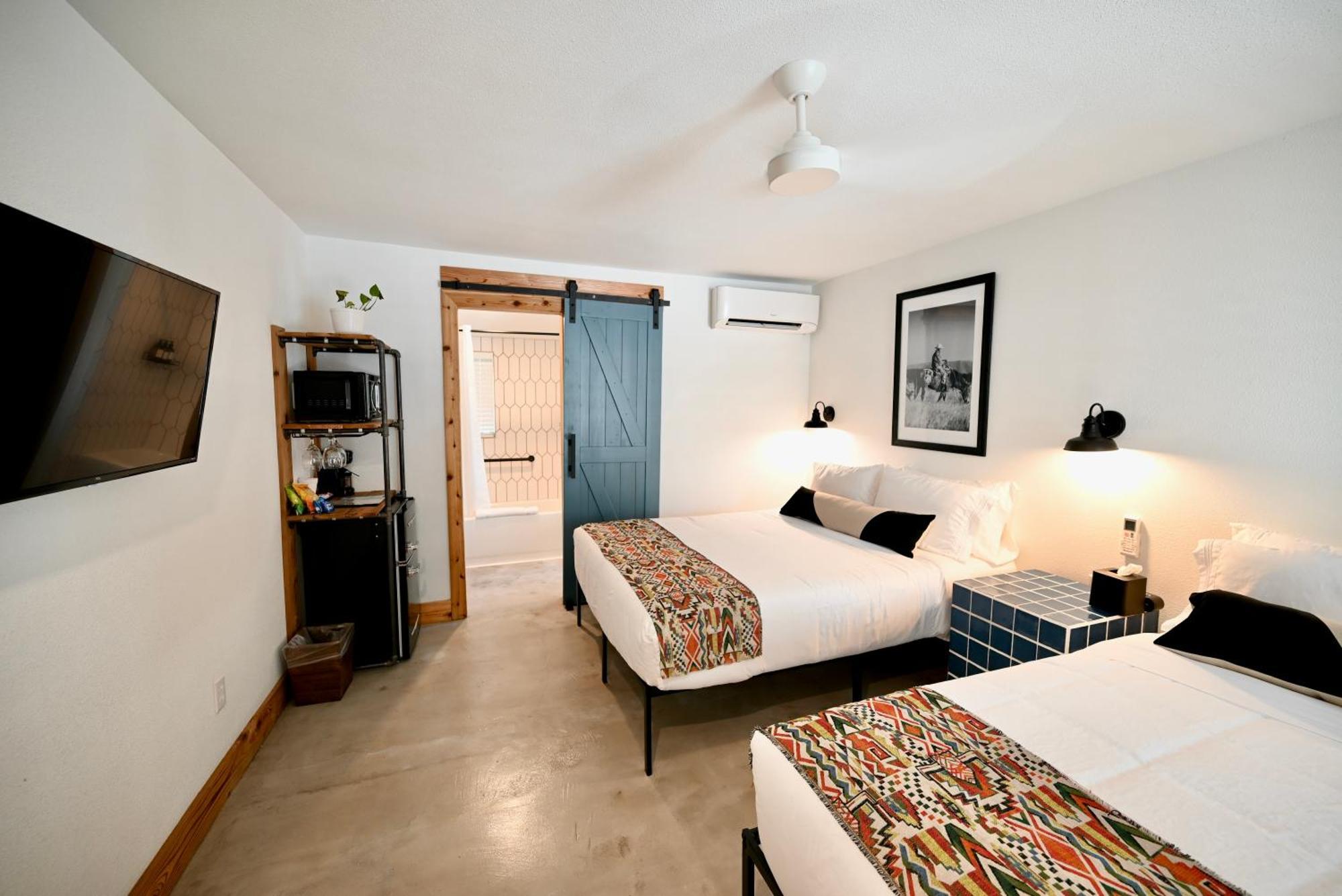 Blanco County Inn & Guesthouses Екстериор снимка