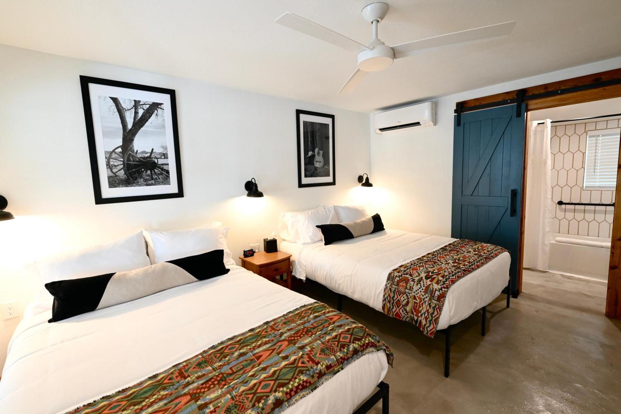 Blanco County Inn & Guesthouses Екстериор снимка