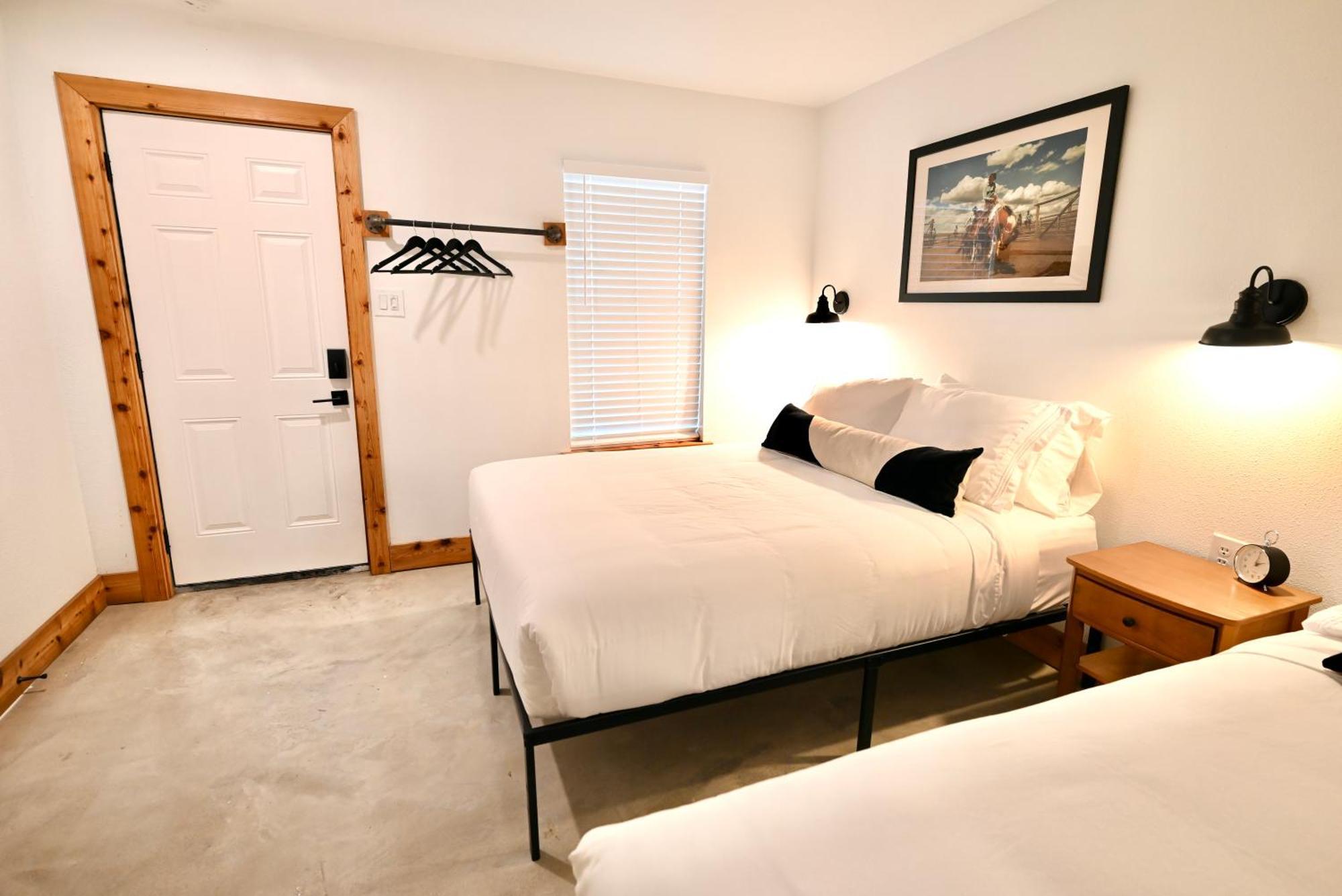 Blanco County Inn & Guesthouses Екстериор снимка
